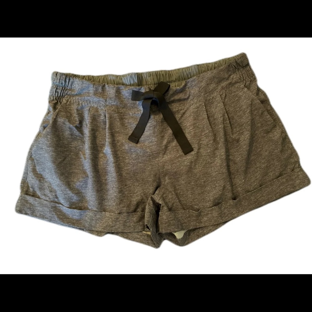 Lululemon shorts size 12. EUC.